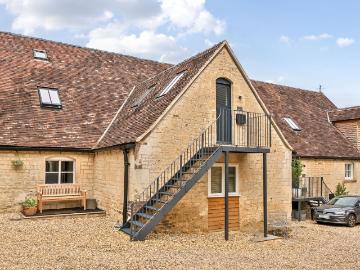 Tetbury Lane, Nailsworth, Stroud GL6, 2 bed flat to rent, £1,350 pcm | PrimeLocation