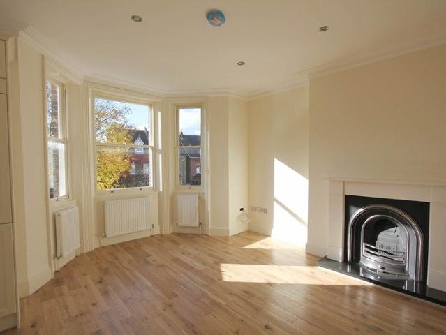 Tetherdown, Muswell Hill, London N10, 2 bed flat to rent, £1,900 pcm | PrimeLocation