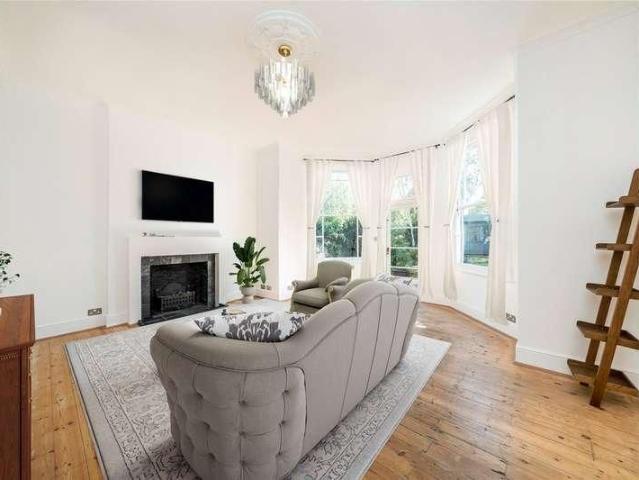 Tetherdown, Muswell Hill, N10