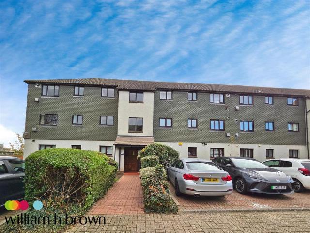 Teviot Avenue, Aveley, Essex 1 bed flat to rent £1,100 pcm £254 pw