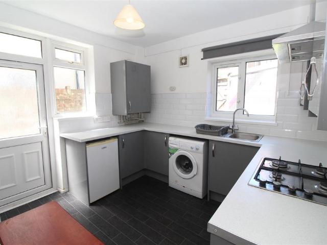 Tewkesbury Street, Cardiff CF24 5 bed house to rent £2,700 pcm £623 pw