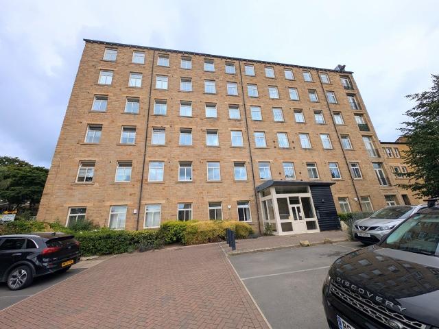 Textile Street, Dewsbury, West Yorkshire WF13, 2 bed flat to rent, £725 pcm | PrimeLocation