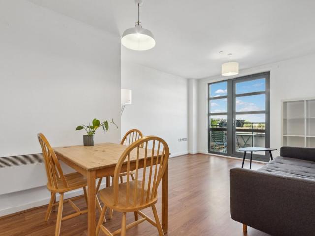 Texryte House, Southgate Road. 2 bed flat to rent £3,100 pcm £715 pw
