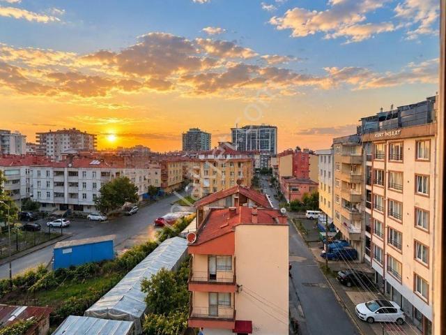 Teyyaredüzü'nde Kiralık 1+1 Daire, 50m², Asansörlü, 5 Kat