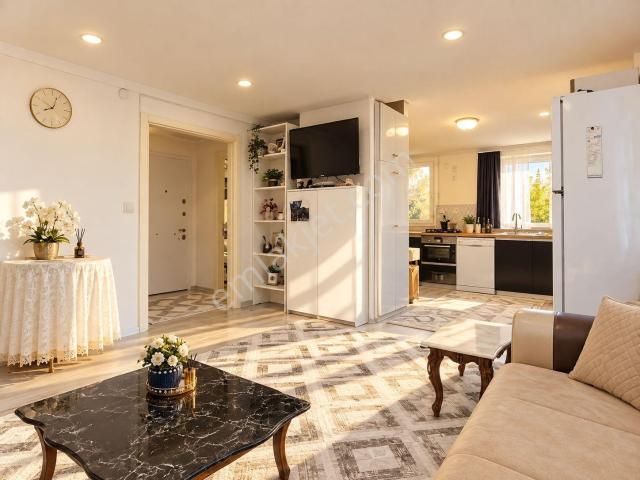 Teyfik Bey Mah. 3+1 40m²hisseli 2 Katlı Binanın 2. Katı 140m²net