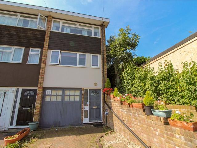 Teynham Court, 31 King Edward Road, Barnet, Hertfordshire EN5, 3 bed end terrace house to rent, £2,850 pcm | PrimeLocation