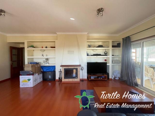 TH2023495 Top floor two bedroom apartment