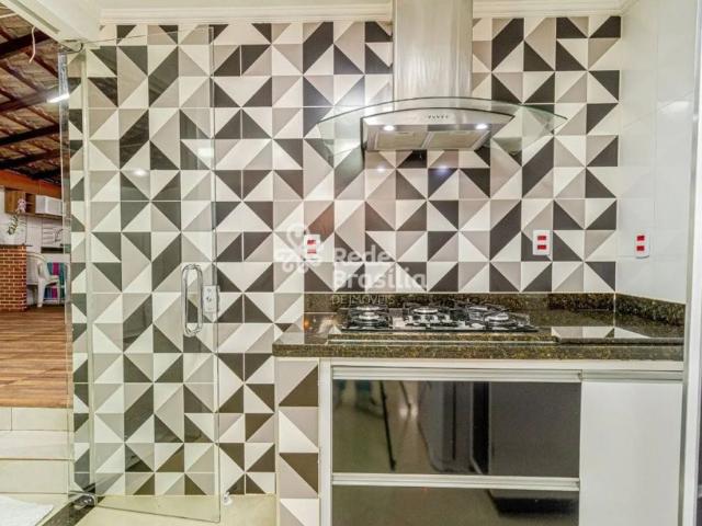 TH34644 Shvp Rua 17c, Excelente casa 04 quartos, 306m². Agende sua visita!