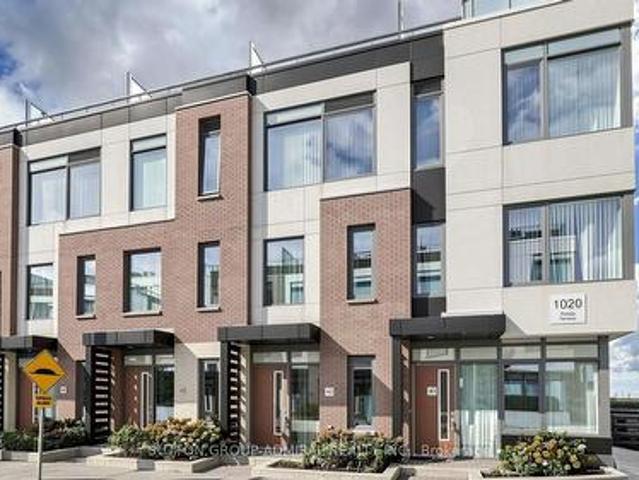 Th 42 1020 Portage Parkway, Vaughan, ON, L4K 0K3 townhouse for sale | Listing ID N13823 | Royal LePage