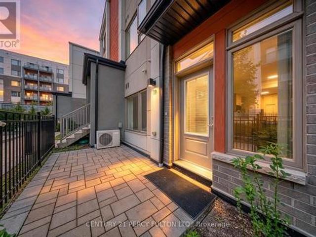 Th 19 70 Orchid Place Drive, Toronto, ON, M1B 0C4 townhouse for sale | Listing ID E13793 | Royal LePage
