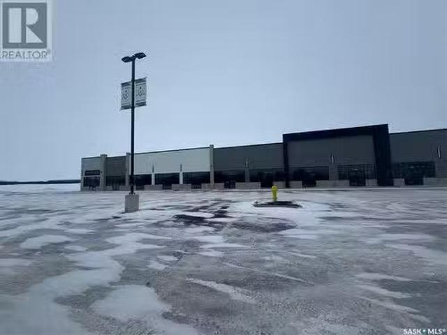 Th Avenue, North Battleford, SK, S9A 3E5 commercial for leas.