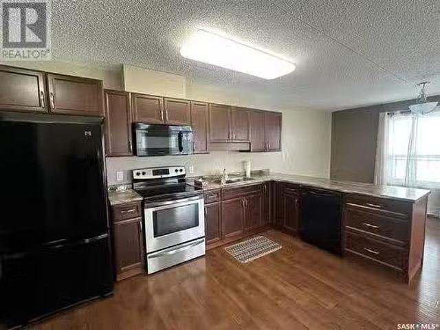 Th Street Ne, Weyburn, SK, S4H 3A5 condo for sale Listing I.