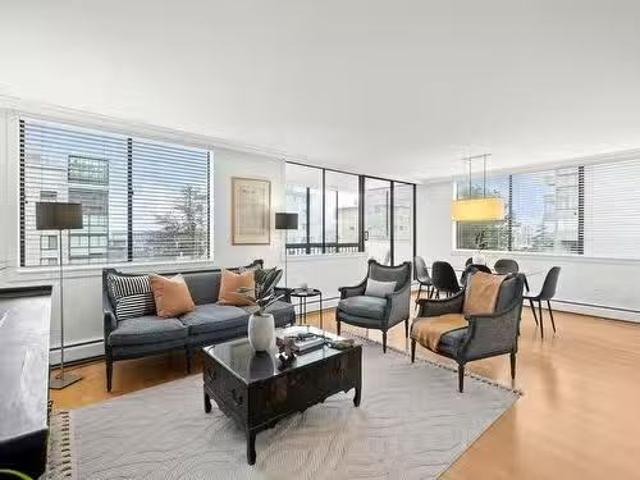 Th Street, West Vancouver, BC, V7T 2N8 Single Family Propert.