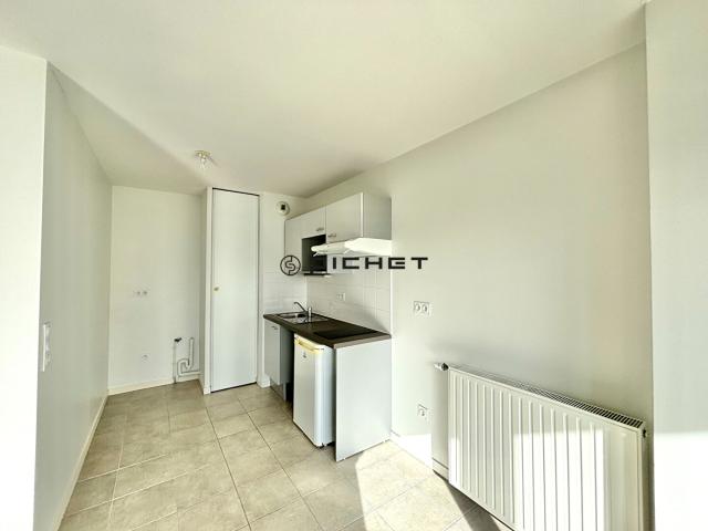 THOUARE APPARTEMENT T2 LUMINEUX