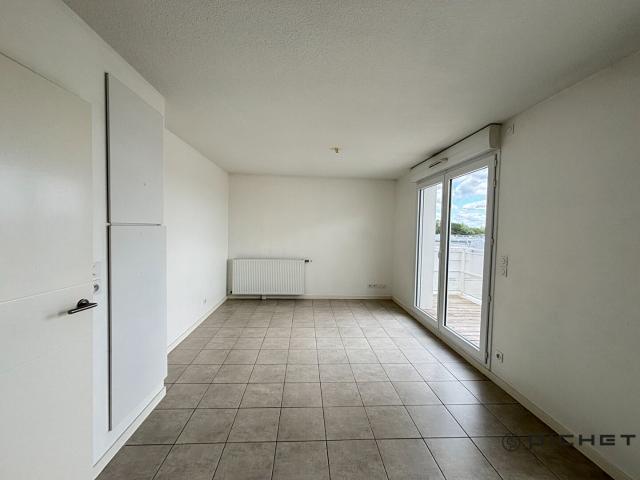 THOUARE/LOIRE, APPARTEMENT T2 RECENT, DERNIER ETAGE