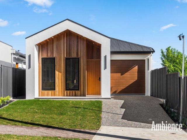 Thoughtfully Designed Brand New Residence In Para Vista