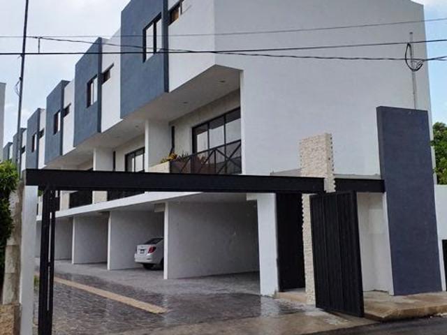Thownhouses amueblado en Montebello