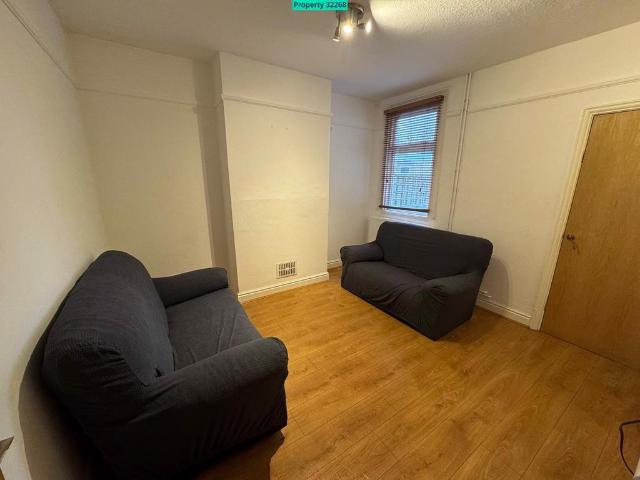 Thoday Street, Cambridge, CB1 3AX 3 bed terraced house to rent £1,795 pcm £414 pw