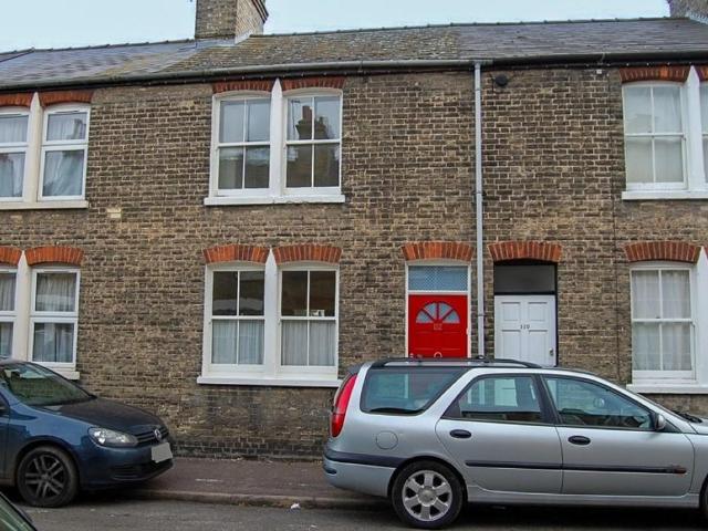 Thoday Street, Cambridge CB1 2 bed terraced house to rent £1,900 pcm £438 pw