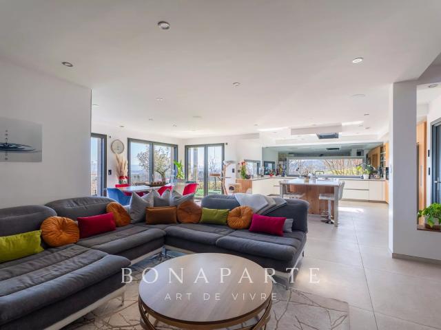 Thoiry Propriete Contemporaine Vue Sur Les Alpes 375m² Thoiry