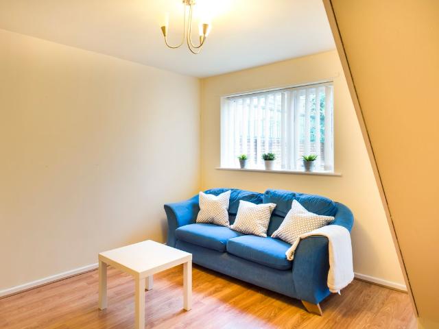 Thomas Court, Salford M6, 2 bed terraced house to rent, £693 pppm | PrimeLocation