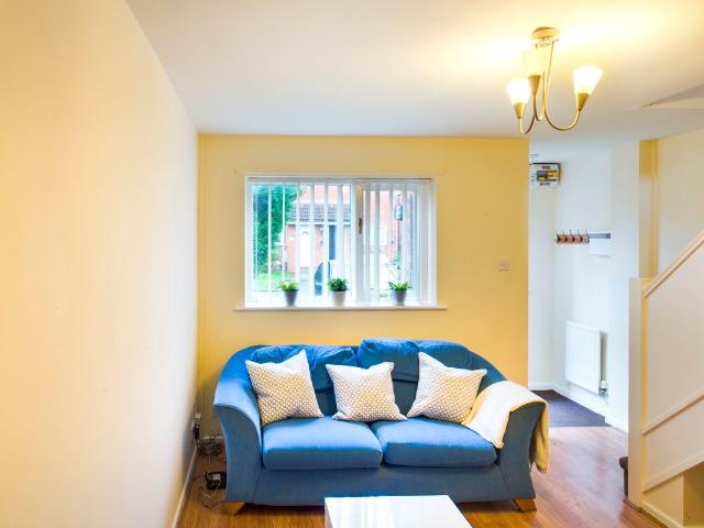 Thomas Court, Salford M6, 2 bed terraced house to rent, £693 pppm | PrimeLocation