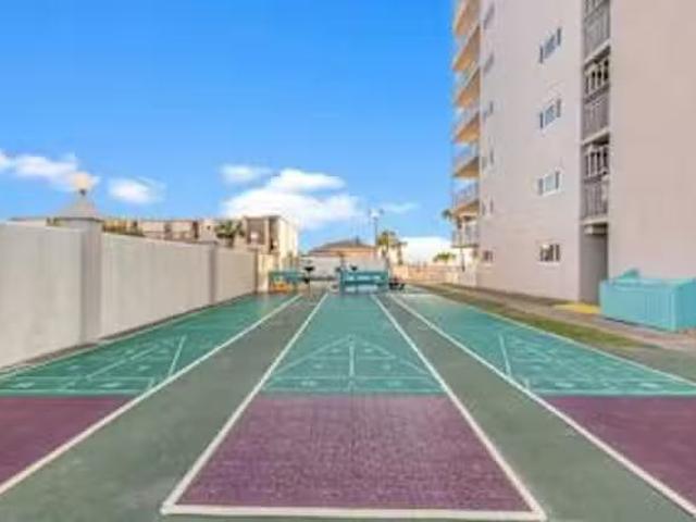 Thomas Drive