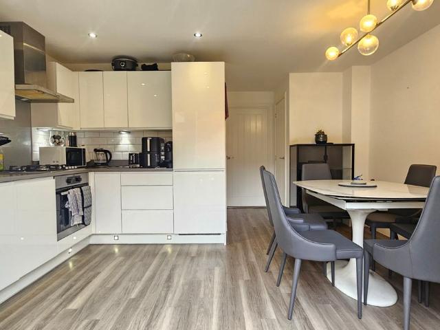 Thomas Drive, Swanscombe DA10, 3 bed property to rent, £2,200 pcm | PrimeLocation