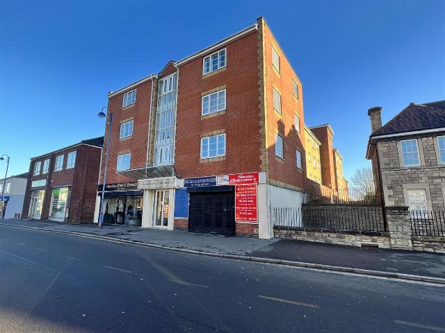 Thomas Edward Coard, Cricklade Road, Swindon SN2, 2 bed flat to rent, £1,025 pcm | PrimeLocation