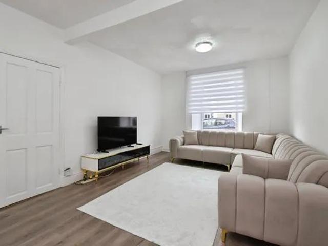 Thomas Street, Swansea, SA8