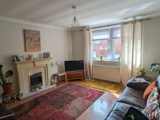 Thomson Street, Johnston PA5, 1 bed flat to rent, £700 pcm | PrimeLocation