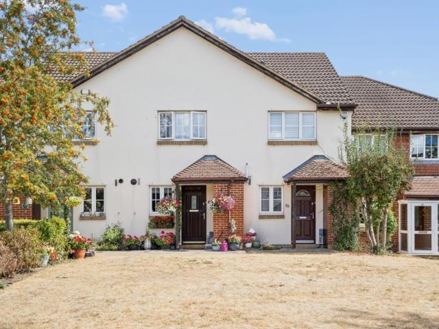Thompson Way, Rickmansworth WD3 2 bed terraced house to rent £1,850 pcm £427 pw