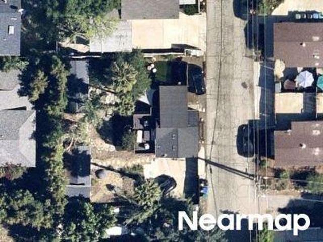 Thompson Ave