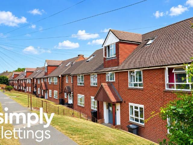 Thompson Road, Brighton BN1, 2 bed flat to rent, £1,450 pcm | PrimeLocation