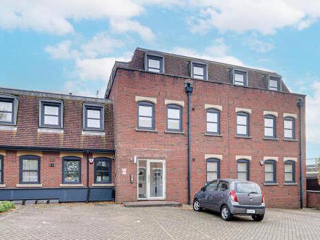 Thompsons Close, Harpenden, 2 Bedroom Flat