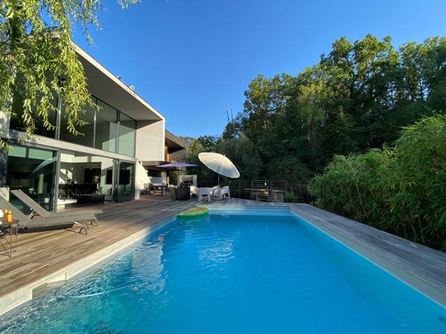 THONON Proche lac Superbe propriété avec piscine