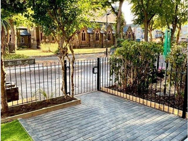Thorburn Square, London SE1, 2 bed flat to rent, £2,850 pcm | PrimeLocation