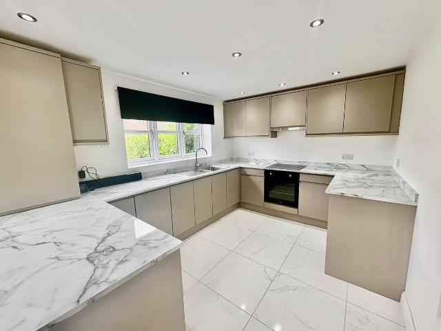 Thorold Close, Nottingham NG11, 3 bed property to rent, £1,150 pcm | PrimeLocation