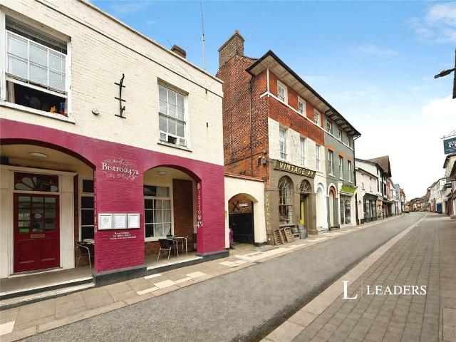 Thoroughfare, Woodbridge, Suffolk, IP12 2 bed flat to rent £1,050 pcm £242 pw