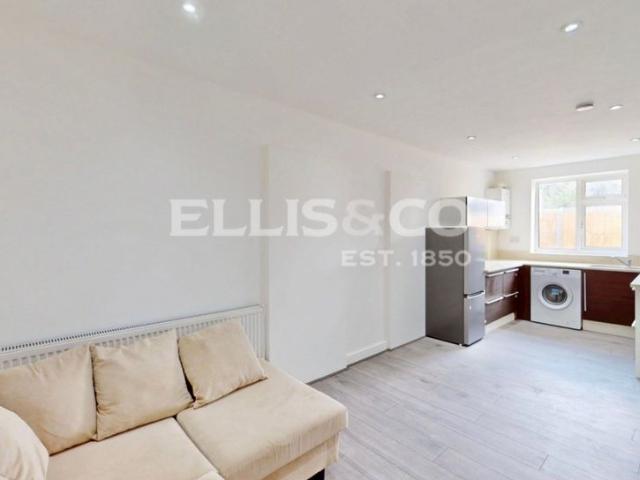 Thorn Close, UB5, Northolt