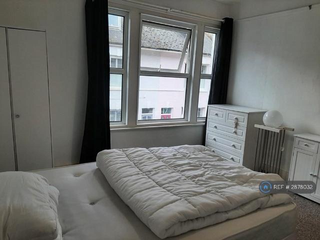 Thorn Road, Worthing, BN11 1 bed in a house share to rent £700 pcm £162 pw