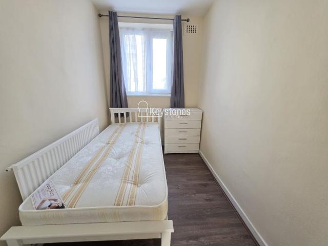 Thornaby House Room 2, Canrobert Street, Bethnal Green E2, Room to rent, £800 pcm | PrimeLocation