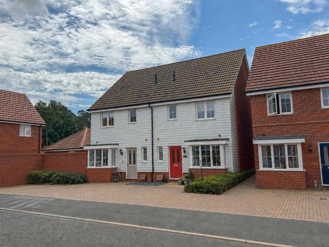 Thornapple View, Red Lodge 3 bed semi detached house to rent £1,450 pcm £335 pw