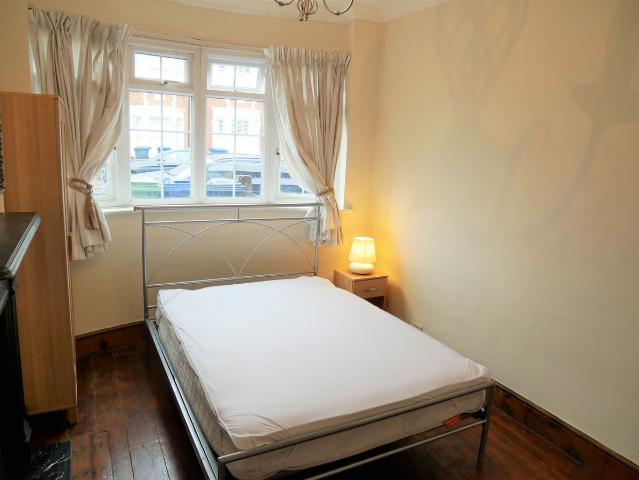 Thornbury Road, Isleworth TW7, 1 bed flat to rent, £600 pcm | PrimeLocation