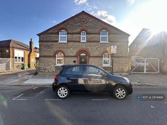 Thornbury Road, Isleworth, TW7 2 bed detached house to rent £2,070 pcm £478 pw