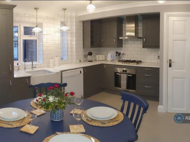 Thornbridge Road, Iver Heath, SL0 2 bed maisonette to rent £2,490 pcm £575 pw