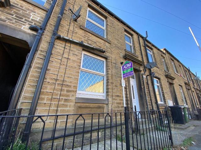 Thorncliffe Street, Lindley, Huddersfield HD3, 2 bed terraced house to rent, £695 pcm | PrimeLocation