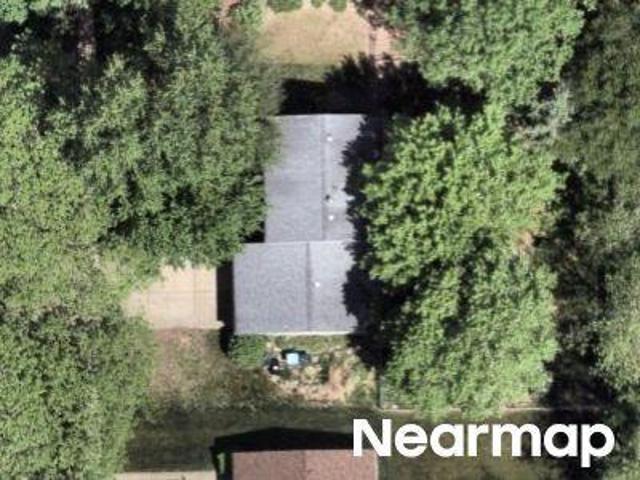 Thorncroft Ave