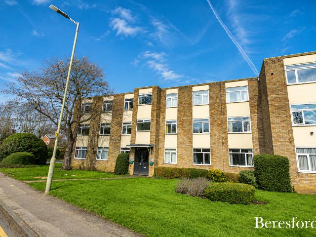 Thorndon Court, Eagle Way CM13, 2 bed flat to rent, £1,400 pcm | PrimeLocation