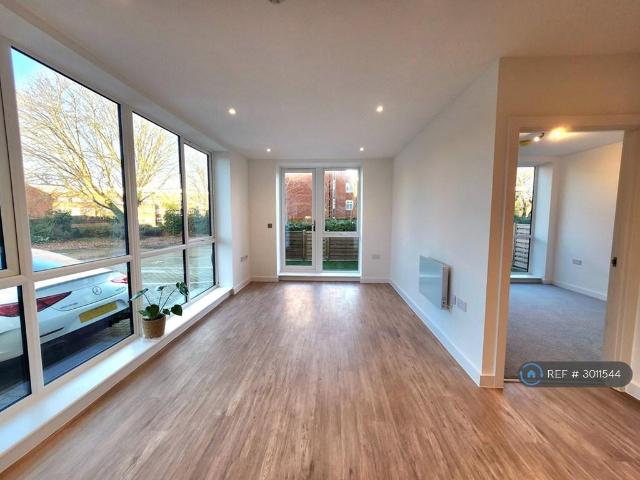 Thornetts House, Leatherhead, KT22 1 bed flat to rent £1,500 pcm £346 pw
